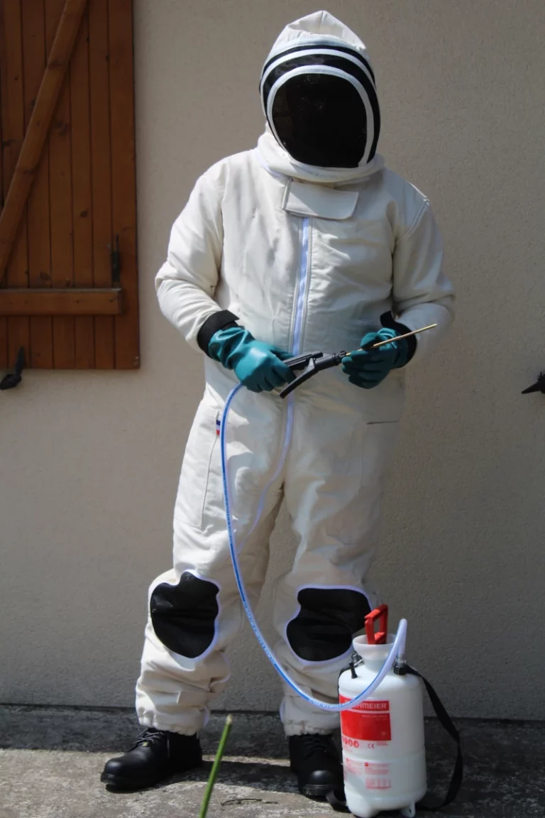 technicien dc nuisibles 768x1152